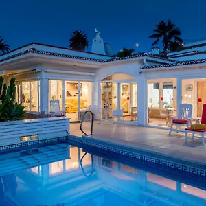  Villa Relaxing Heated Pool Luxurious Views Massage